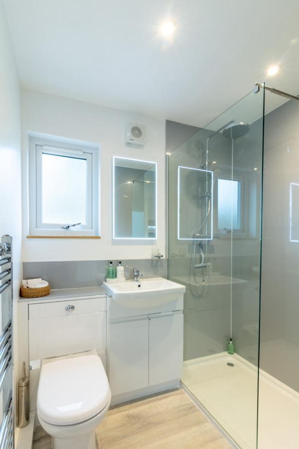Allt Mor Rentals - Chalet With Hot Tub, And Studio Apartment No Hot Tub Roybridge Luaran gambar