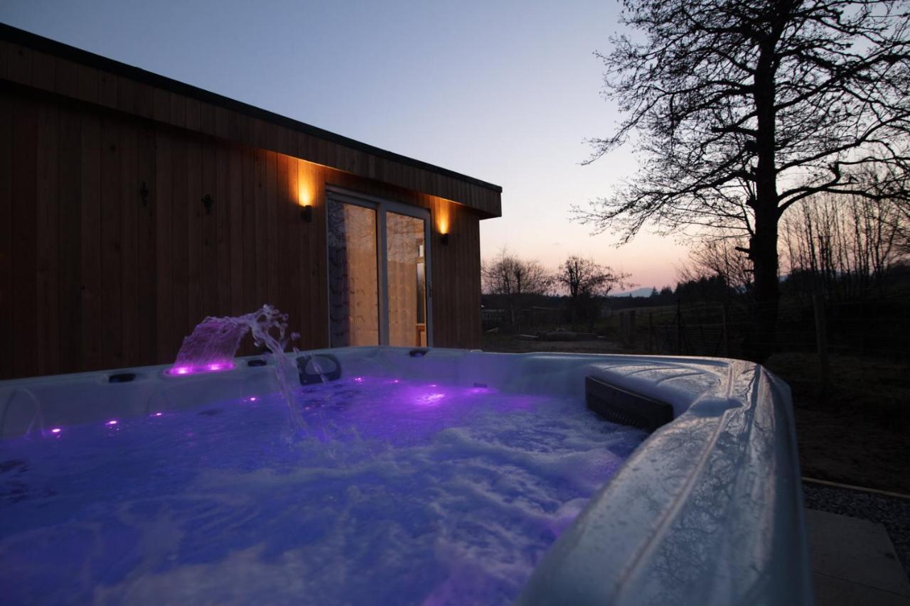 Allt Mor Rentals - Chalet With Hot Tub, And Studio Apartment No Hot Tub Roybridge Luaran gambar