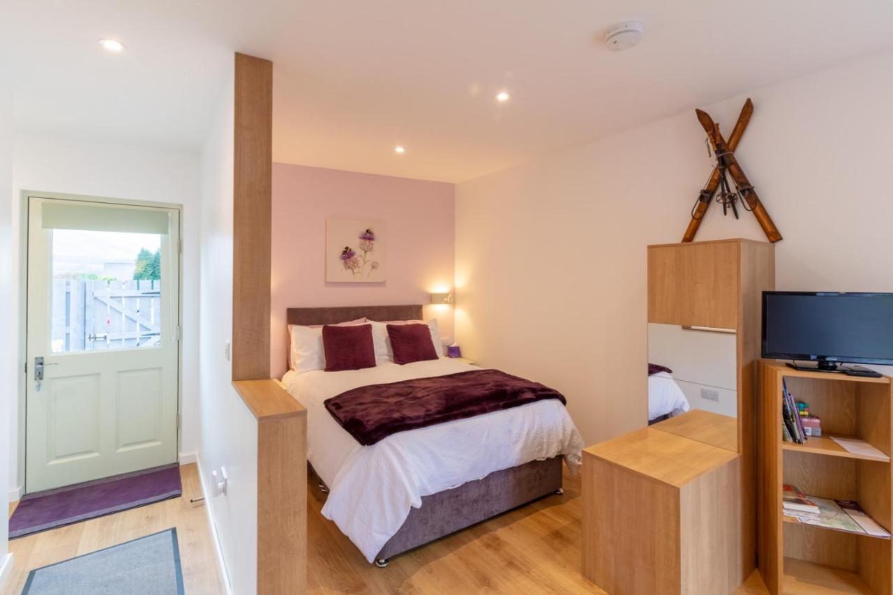 Allt Mor Rentals - Chalet With Hot Tub, And Studio Apartment No Hot Tub Roybridge Luaran gambar