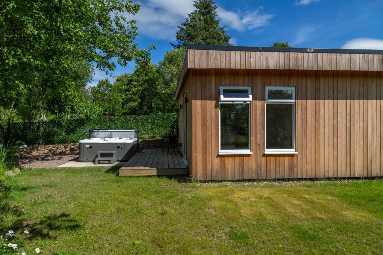 Allt Mor Rentals - Chalet With Hot Tub, And Studio Apartment No Hot Tub Roybridge Luaran gambar